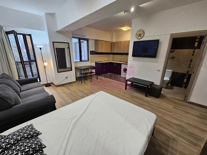 Bijuterie de Garsoniera in centru, rond Alba Iulia